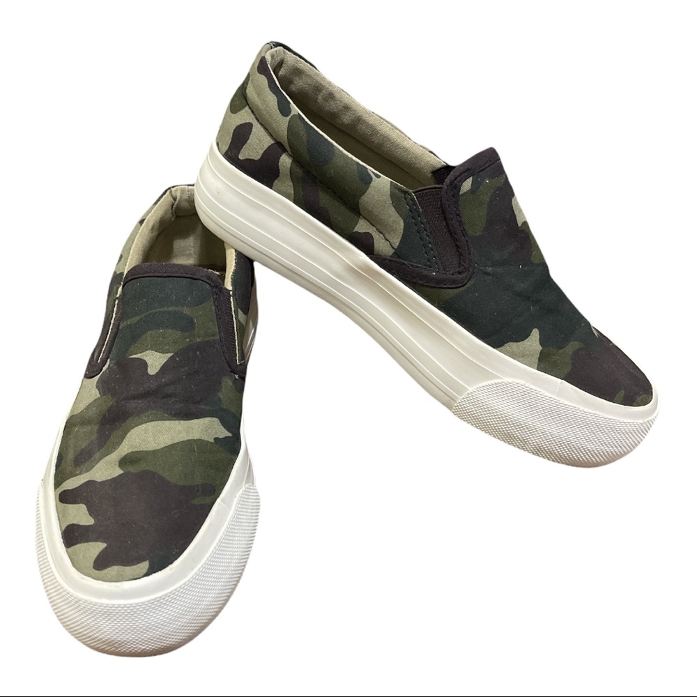 Women’s Restricted Platform Camouflage Slip On Sneakers - Picture 1 of 13